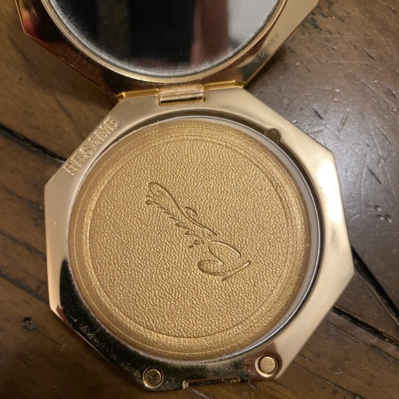 Besame cosmetics Disney Princess Tiana compact - Picture 5 of 7